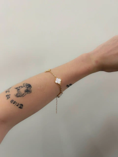 Pulseira florzinhas vanncleff off white (inspiração) (DOURADO) - Jordanna Galia Store