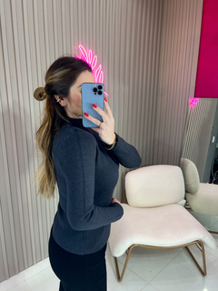 Blusa termica zarah manga longa forro veludo (cinza chumbo) - comprar online