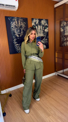 Imagem do CONJUNTO tatiana camisa+ lenço e pantalona linho de algodão (verde oliva)