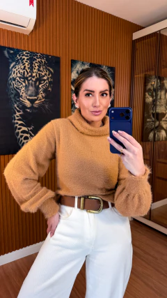 Blusa Ariane gola alta tricot angora (cammel) - loja online