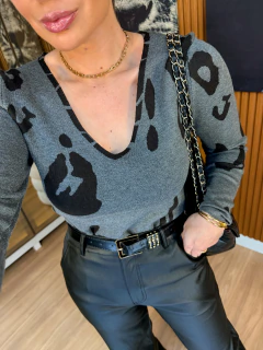 Blusa animal print susan zheng tricot modal (cinza chumbo) na internet