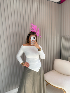 Blusa Alice assimetrica (off white) - Jordanna Galia Store