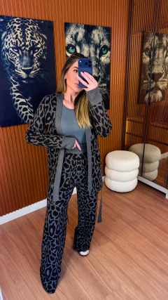 CONJUNTO leona kimono + pantalona animal print tricot modal (cinza chumbo) - comprar online