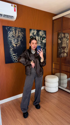 JAQUETA DEMETRIA GOLA FUNNEL COURO ECO (marrom café) na internet