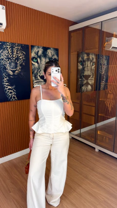 Imagem do Regata Beti peplum alcinha crepe (off white)