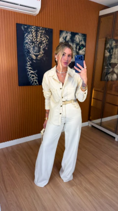 Calça Malu wideleg sarja (off white) - Jordanna Galia Store