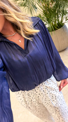 Camisa curta glow crepe plissado (azul marinho)