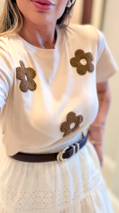Blusa flower algodão (creme) na internet