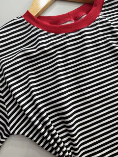 Blusa T-shirt Listras na internet