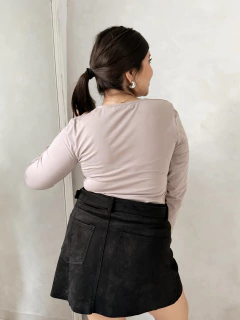 Imagen de REMERA AMIRA BEIGE | TALLE S AL XXL