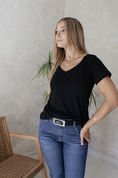 REMERA ANA NEGRO | Talle S al XXL - VASQUITAS