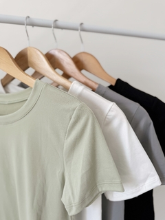 REMERA LILIA - SIN CAMBIO - tienda online