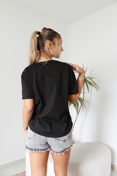 REMERA ARIANA NEGRO | TALLE S-XXL - VASQUITAS