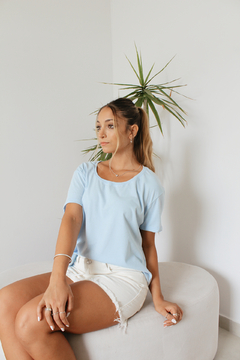 REMERA ARIANA CELESTE | TALLE S-XXL - tienda online