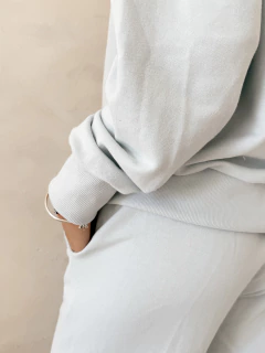 BUZO CALM CELESTE | T. S-XL