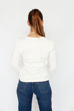 REMERA ALBA MICROPOLAR - SIN CAMBIO - VASQUITAS