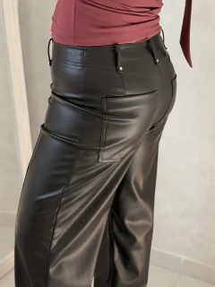 PANTALÓN P.U VIENA | TALLE S-3XL en internet
