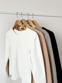 REMERA ALBA MICROPOLAR - SIN CAMBIO - comprar online