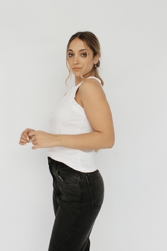 MUSCULOSA ALELI - SIN CAMBIO en internet