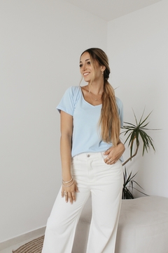 REMERA ANA CELESTE | Talle S al XXL - SIN CAMBIO - VASQUITAS