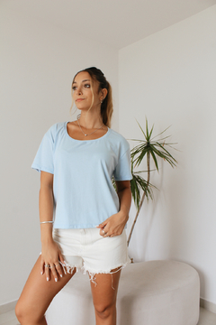 REMERA ARIANA CELESTE | TALLE S-XXL - comprar online