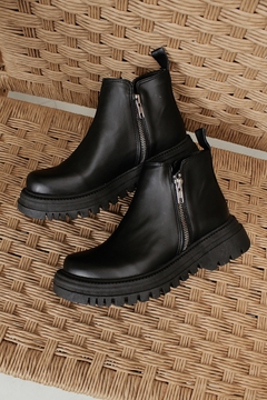 BOTAS SURREY NEGRO -PU en internet