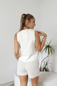 MUSCULOSA LIRIO - SIN CAMBIO en internet