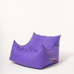 Sillón de ecocuero color púrpura de la línea DUBAI, con un diseño moderno y cómodo.
