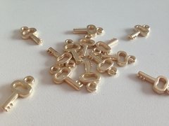 Pingente dourado chave 9 x17mm