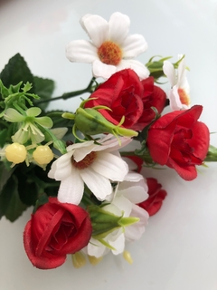 Planta: Buque de rosas misto branco e vermelho - loja online
