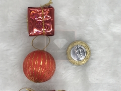 Kit pendente bolinha e presente (3un) - comprar online