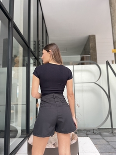 Short Manuela en internet