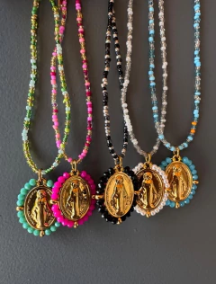 Medalla milagrosa con collar de mostacillas - comprar online