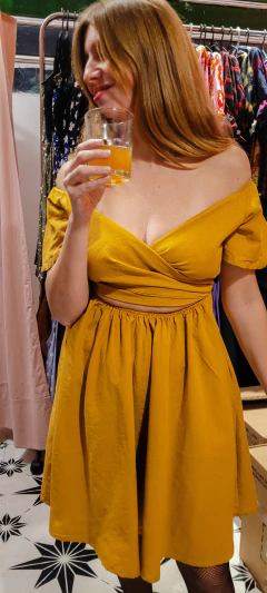 Vestido Universo Amarillo en internet