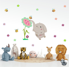 Adesivo de Parede Infantil Elefantinho Simpático e Flores