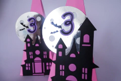 Caixinha Pirâmide - Menina Vampira - comprar online