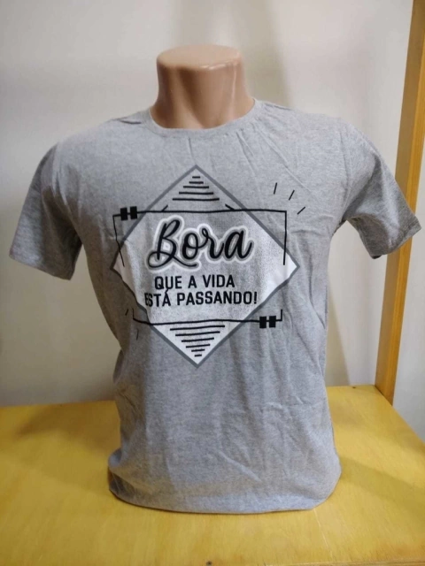 Camiseta Bora que a vida está passando