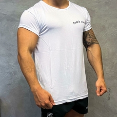 (OUTLET) REMERA PERFORMANCE GOTHIC WHITE - comprar online