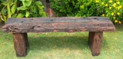 Banco de madera recuperada quebracho