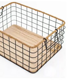 Imagen de Olla Oval de Hierro Esmaltado con canasto folk metal y madera