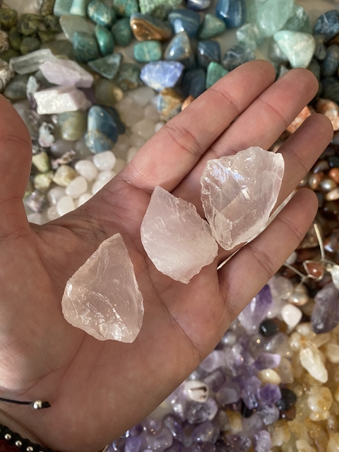 cuarzo rosa en bruto