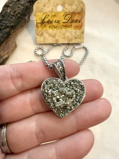 collar corazón pirita
