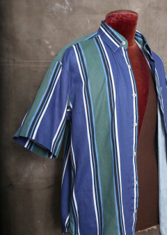 Camisa Listrada Azul na internet