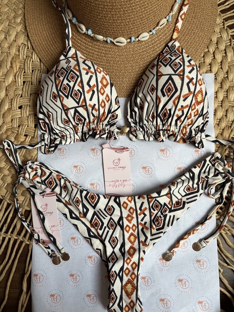 BIQUINI CORTININHA BABADO CALCINHA SEMI FIO ESTAMPA GEOMETRICA - comprar online