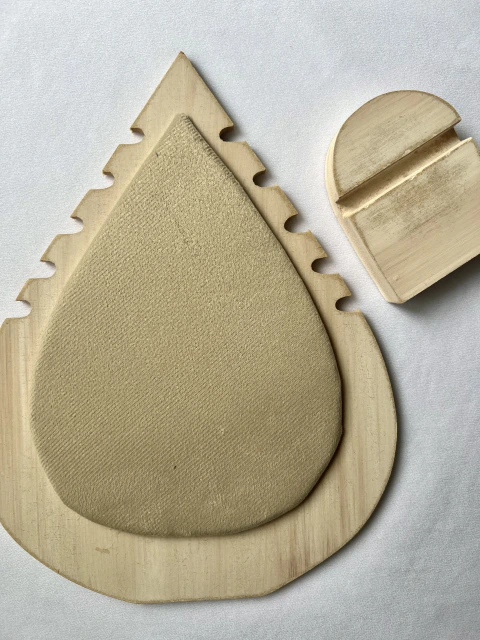 Exhibidores gota madera forrados con paño (3 tonos) en internet