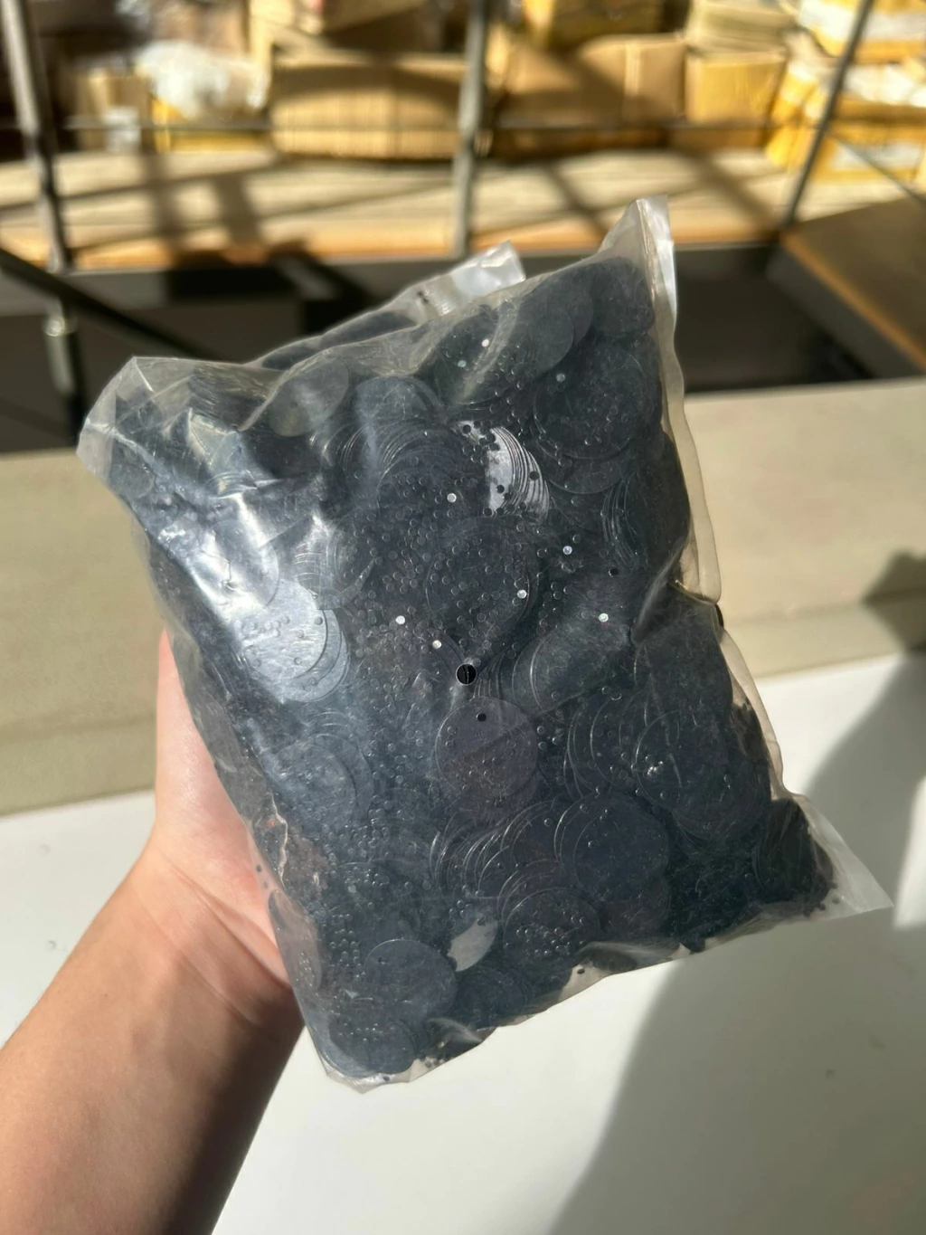 Lentejuelon negro 20mm x250grs