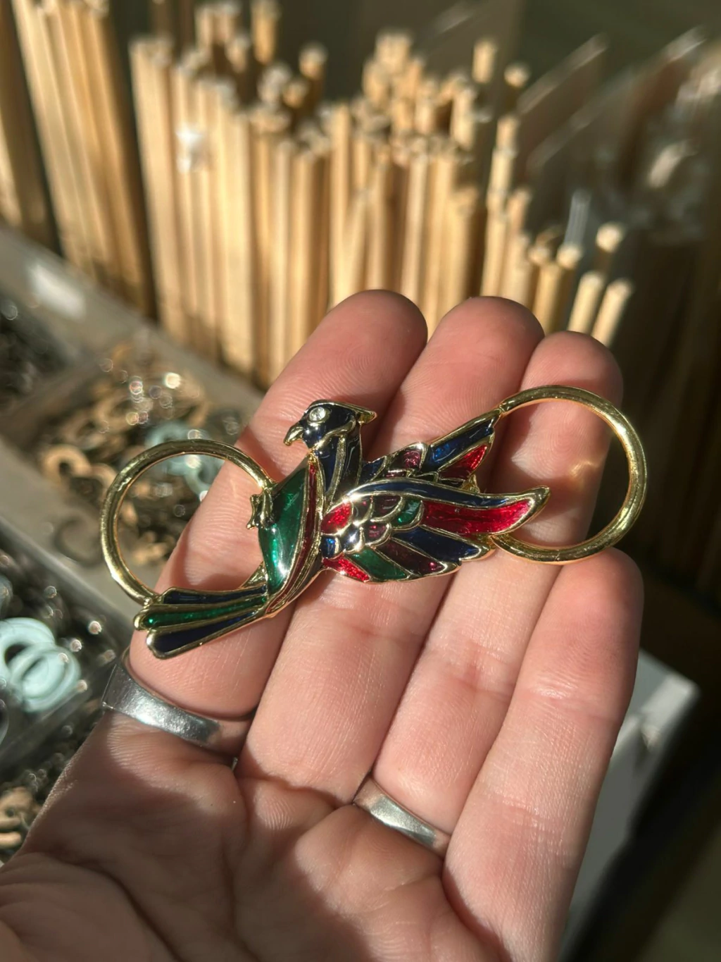 Dije doble agarre ave dorada (7cm aprox)