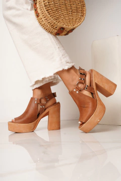 GINA SUELA en internet