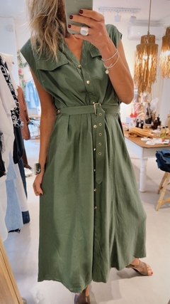 Vestido con botones y cinturón color verde en internet