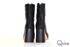 Bota Plataforma Cuero Grabado Taco Trapecio Quica Acha - comprar online